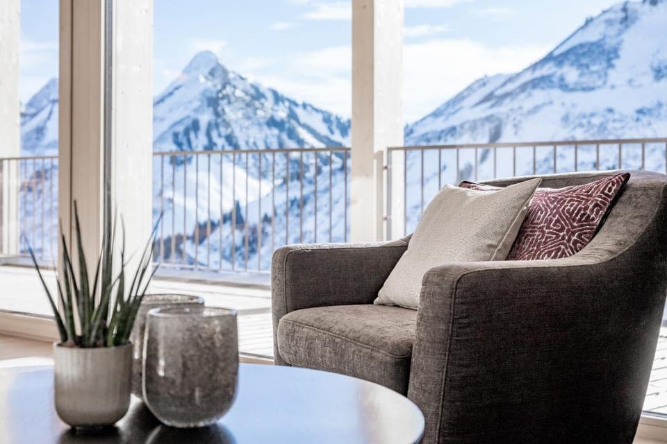 Decorative detail, Mountain view