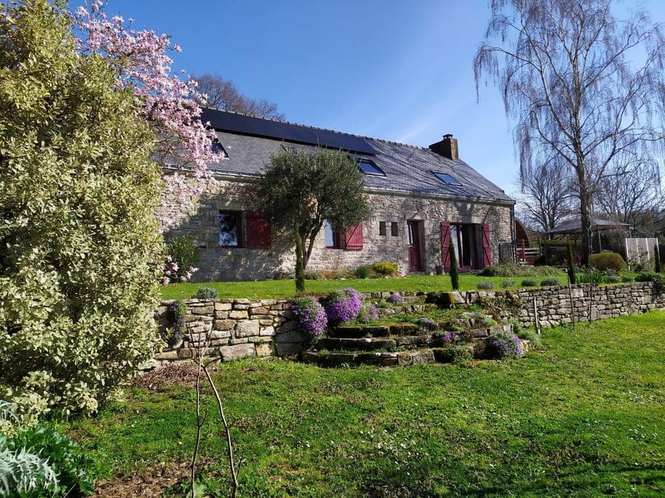 Property building, Facade/entrance, Garden view
