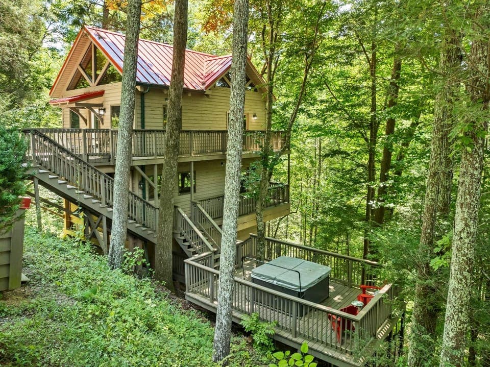 Tree House Chalet in Townsend