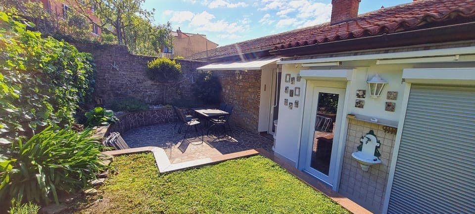 Property building, Patio, Garden, Garden view, sunbed