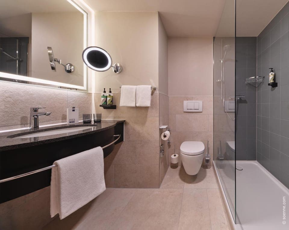 Shower, Bathroom, towels