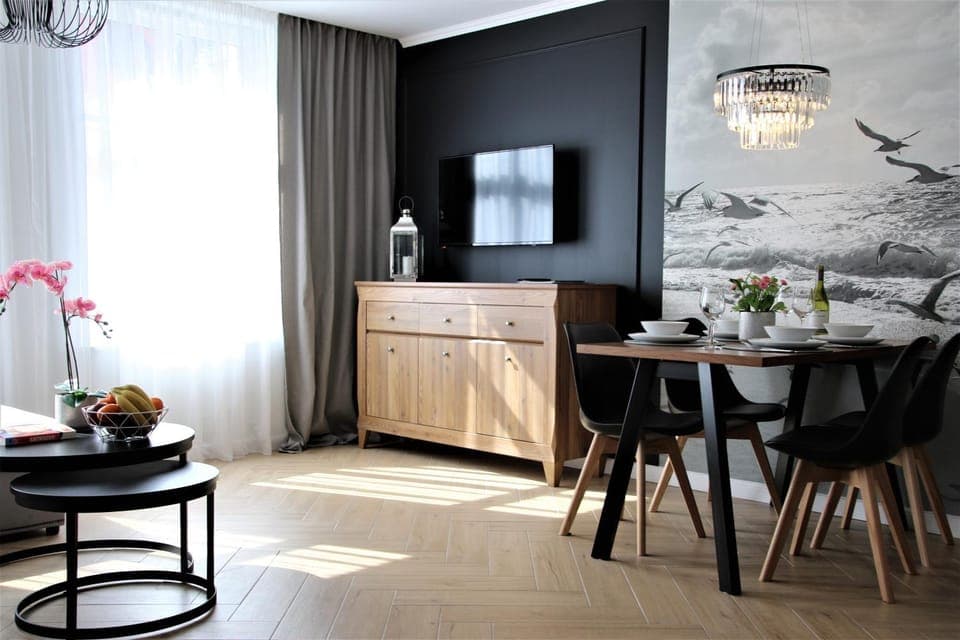 TV and multimedia, Living room, Seating area, Dining area