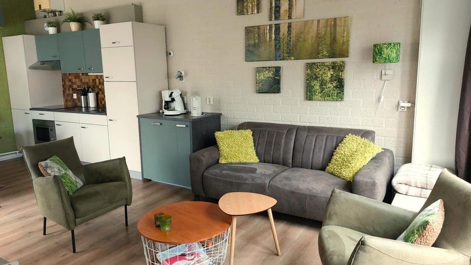 Seating area, kitchen