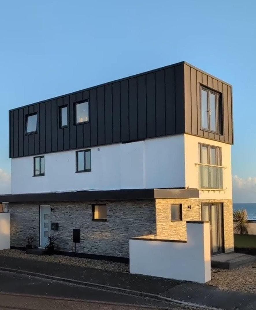 Property building, Sea view