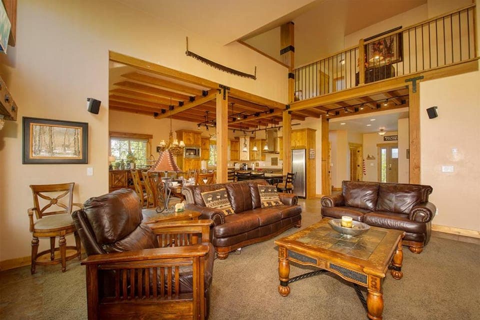 Day, Kitchen or kitchenette, Living room, Dining area, furniture