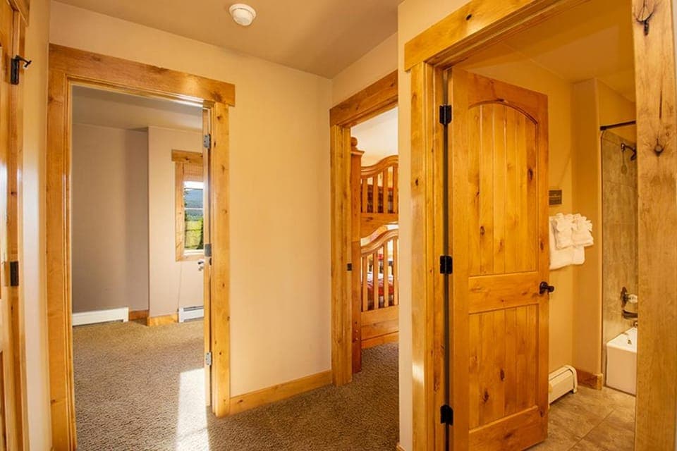 Bed, Bathroom, Bedroom, furniture, towels