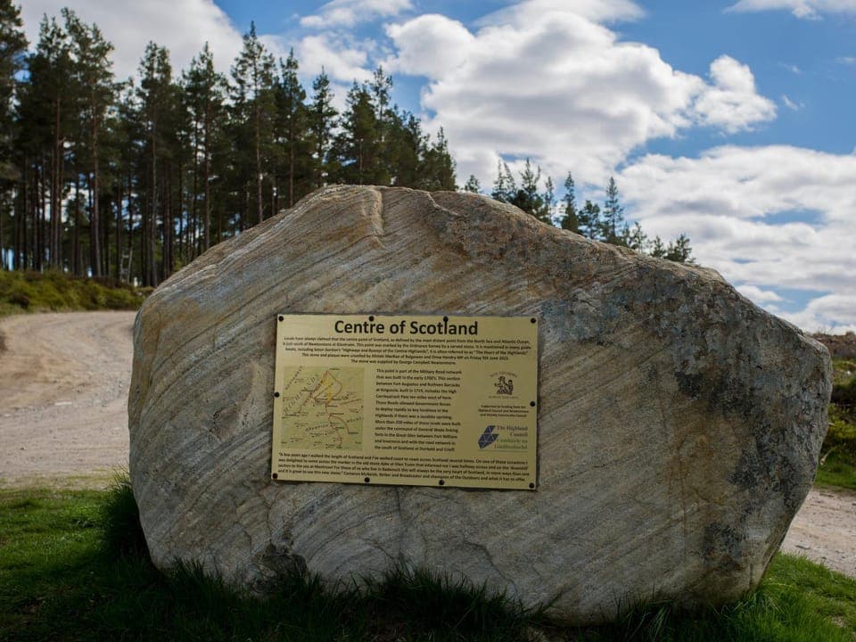 Nearby landmark, Neighbourhood, Natural landscape