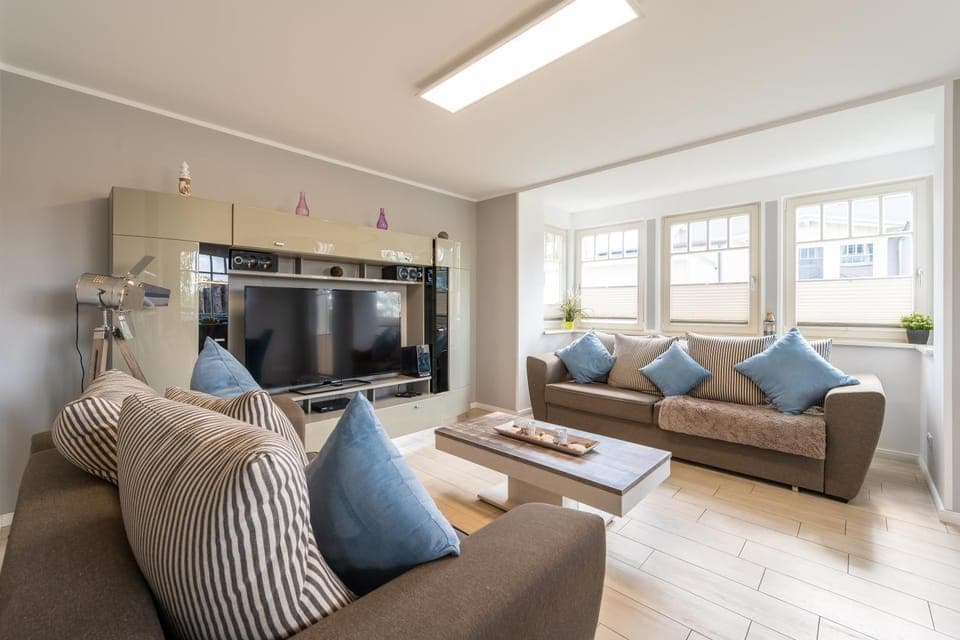 TV and multimedia, Living room, Seating area