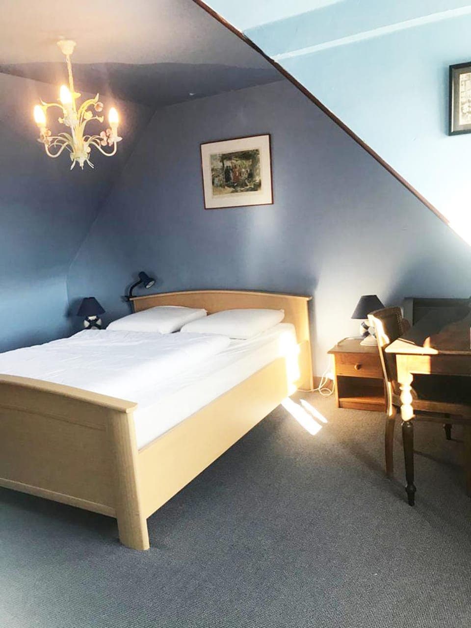 Photo of the whole room