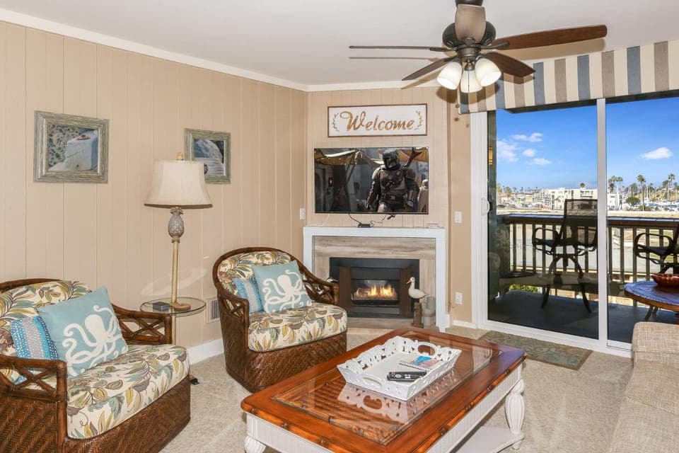 E201 - Tropical Shores House in Oceanside