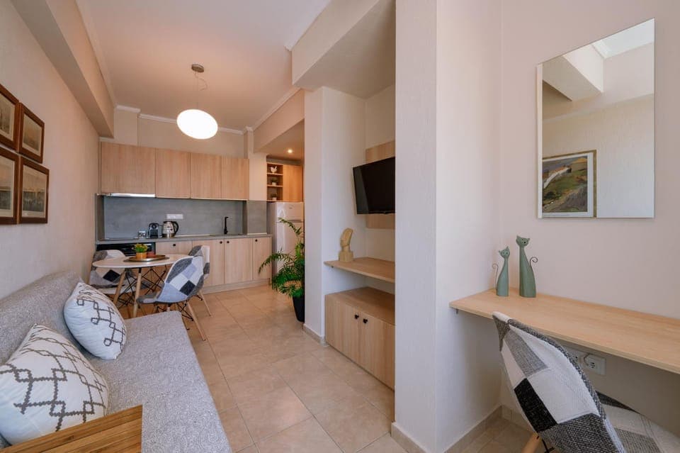 Seating area, Dining area