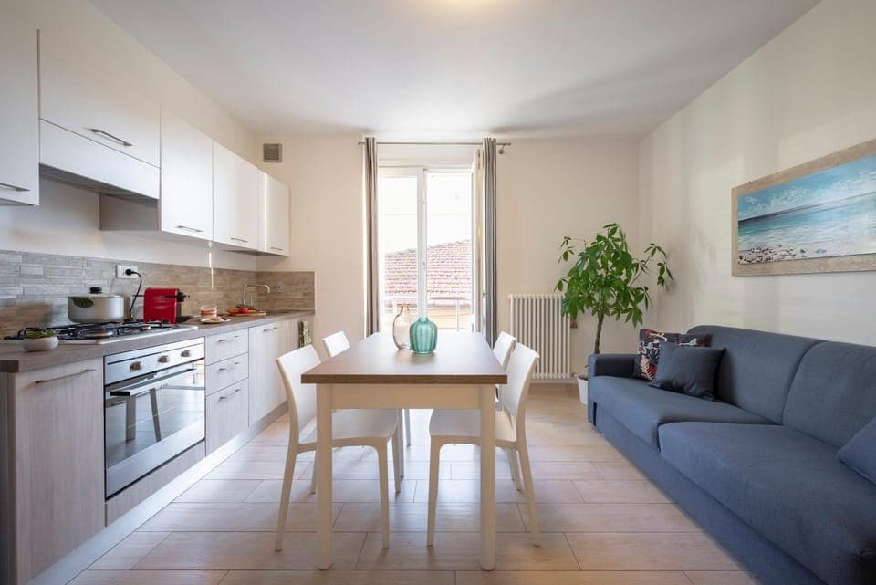 Kitchen or kitchenette, Living room, Seating area, Dining area, stove, kitchen