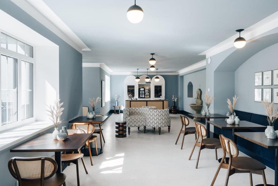 Communal lounge/ TV room