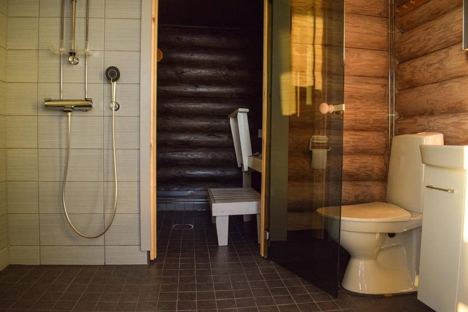 Shower, Sauna