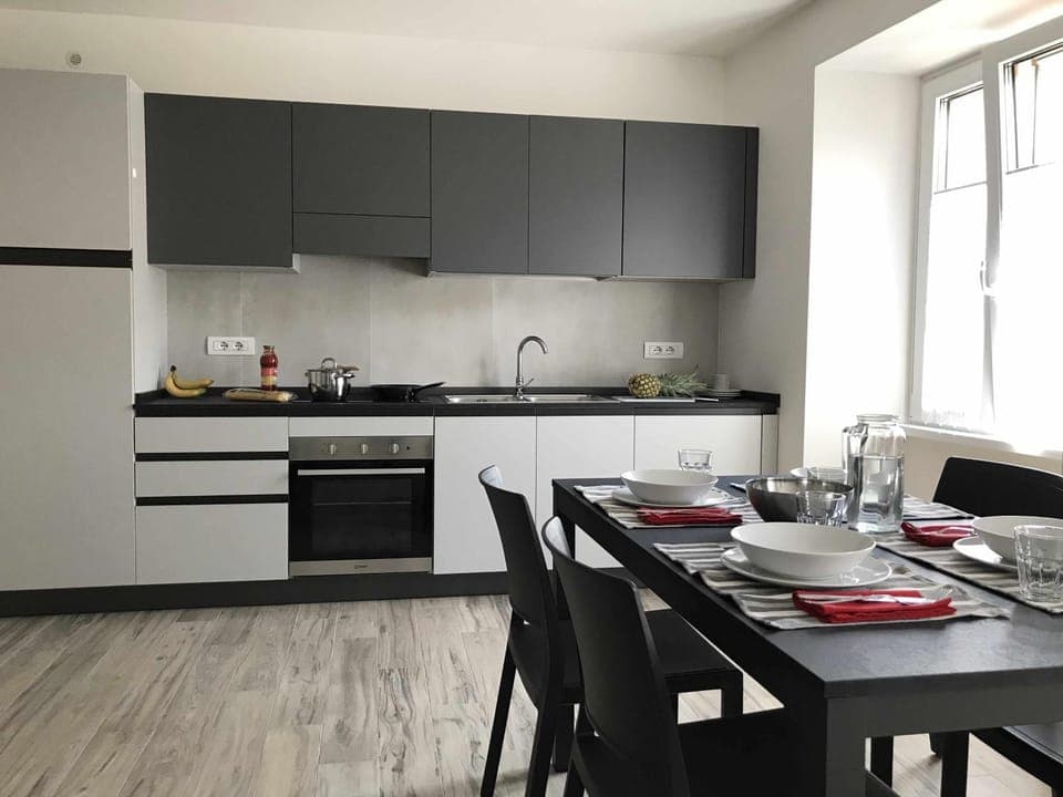 Kitchen or kitchenette, Dining area, dishwasher, minibar, pet friendly, stove