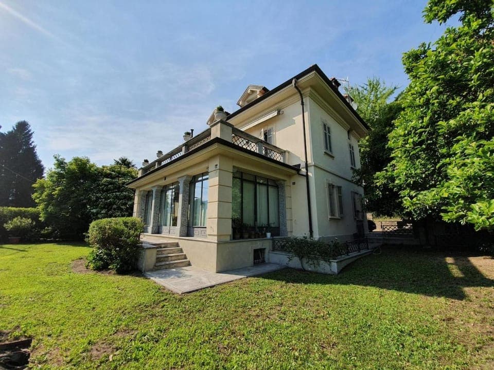 Property building, Facade/entrance, Off site