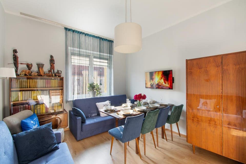 Game Room, Library, Living room, Dining area, Bedroom, wardrobe