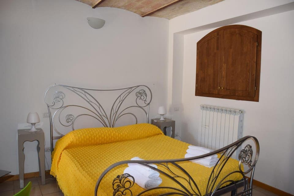 People, Bedroom, Guests