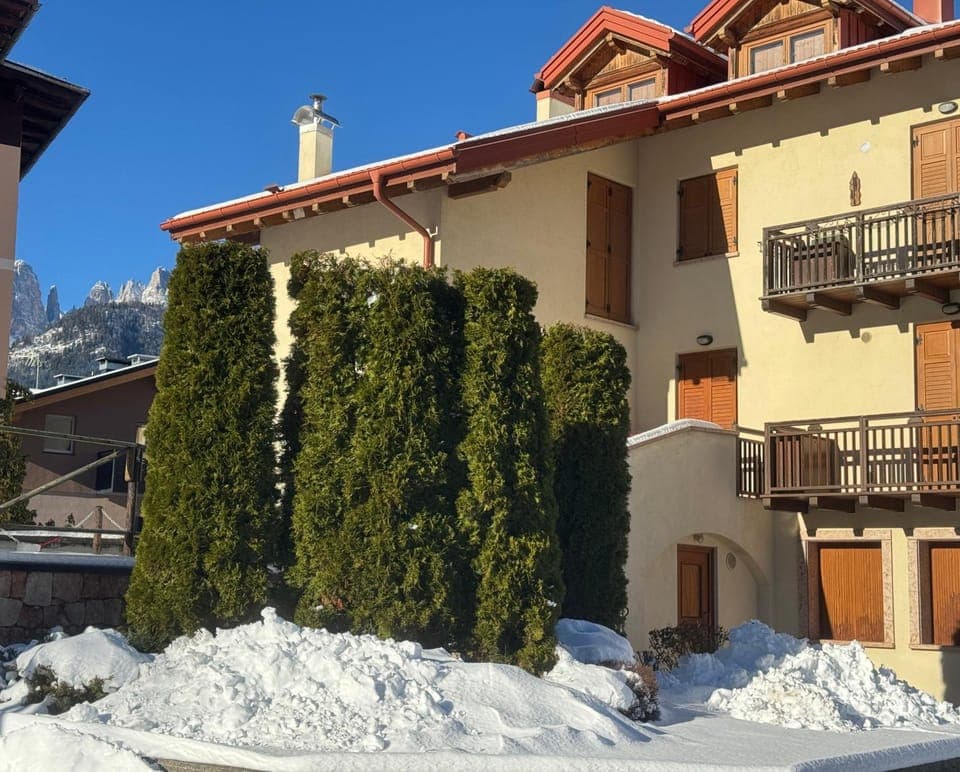 Property building, View (from property/room)