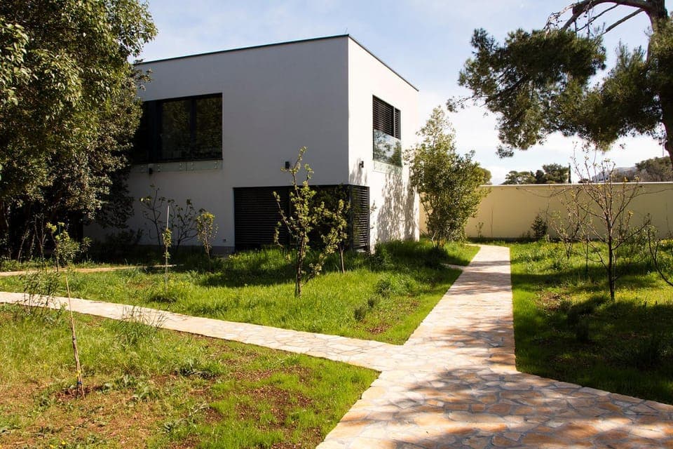 Property building, Facade/entrance, Spring, Garden