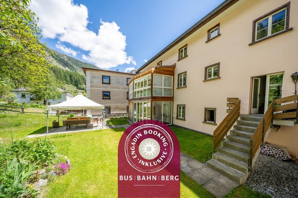 Property building, Facade/entrance, Off site