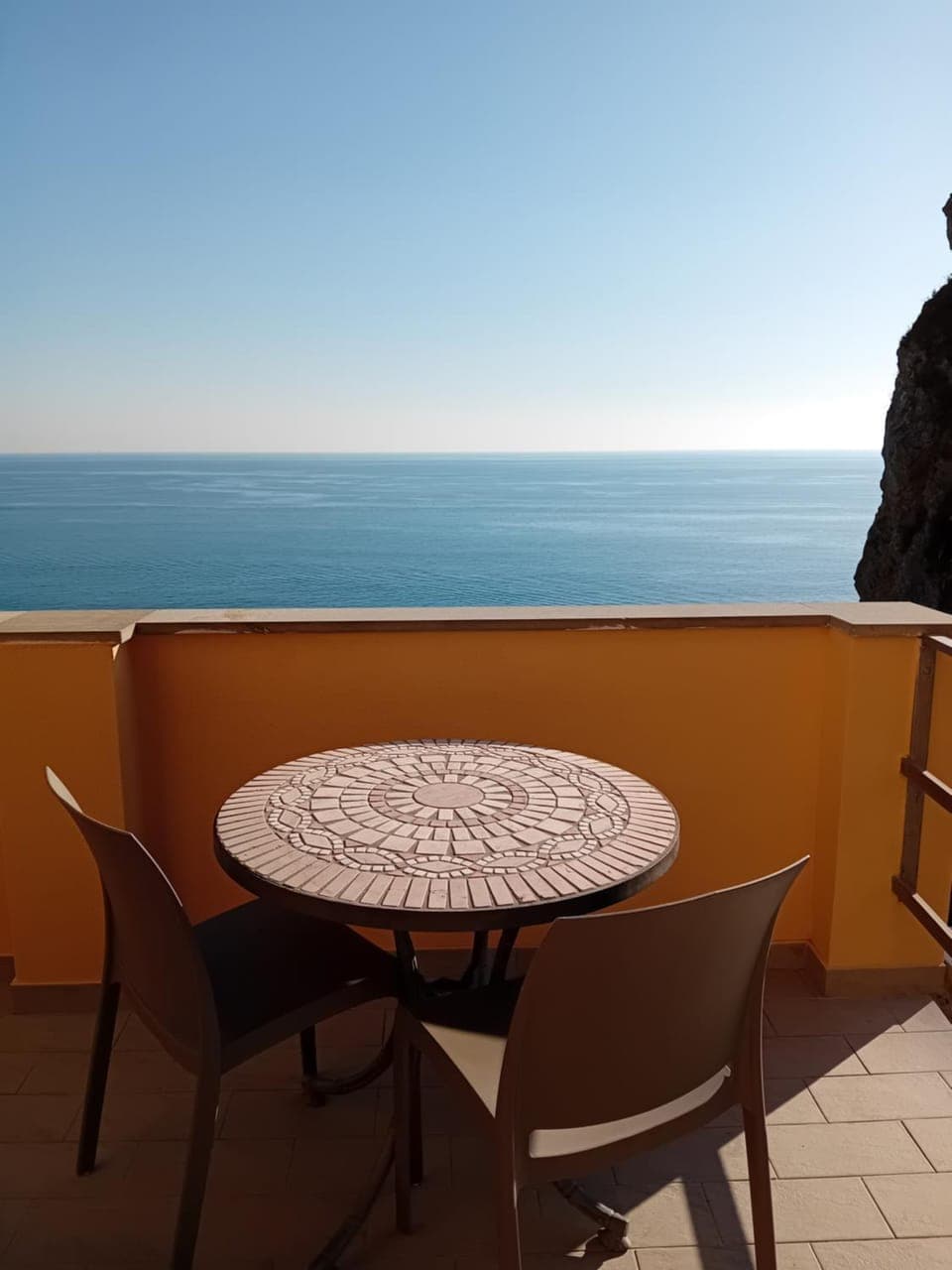 Natural landscape, Balcony/Terrace, Dining area, Sea view