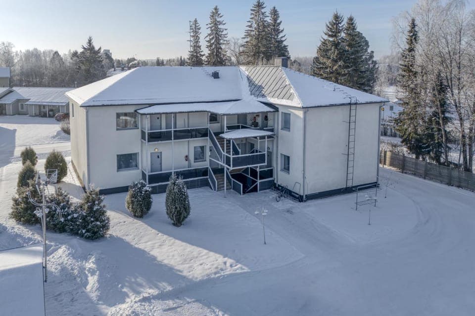 Property building, Facade/entrance, Day, Winter
