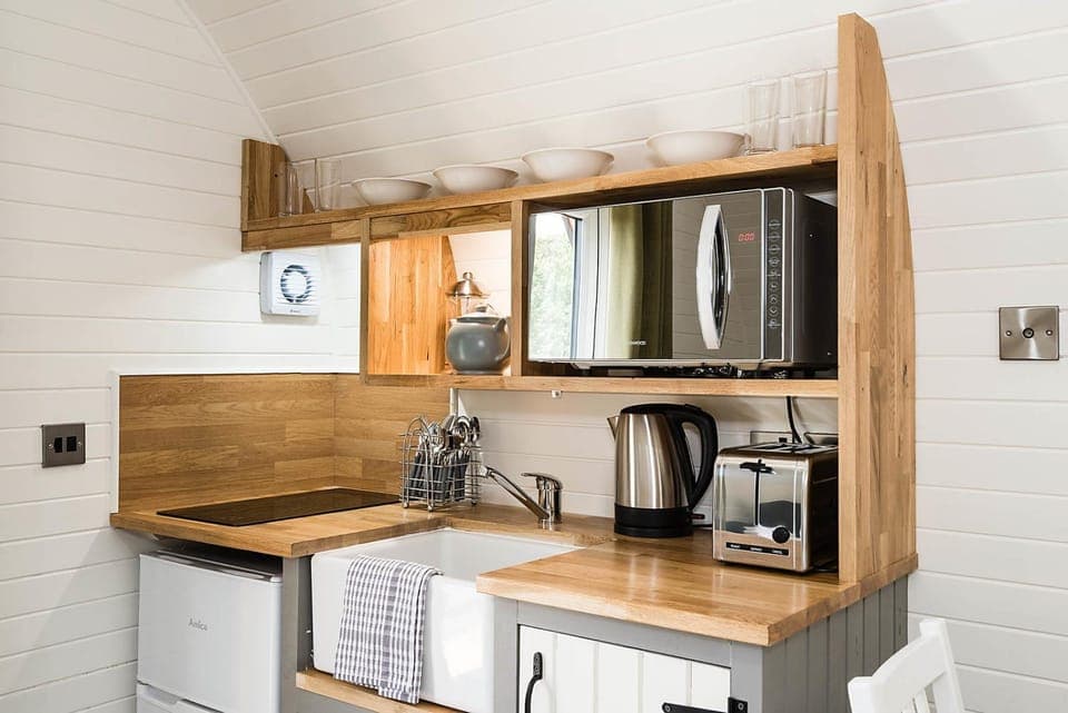 Kitchen or kitchenette