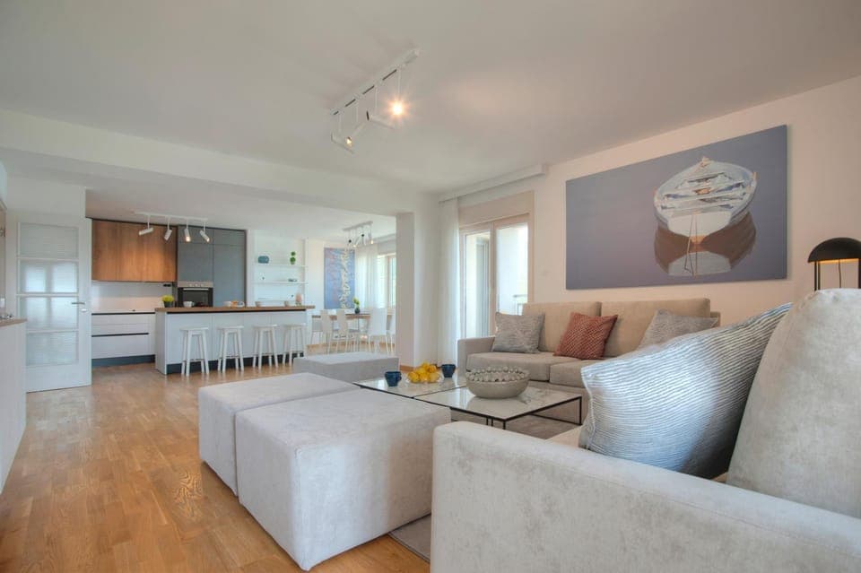 Photo of the whole room