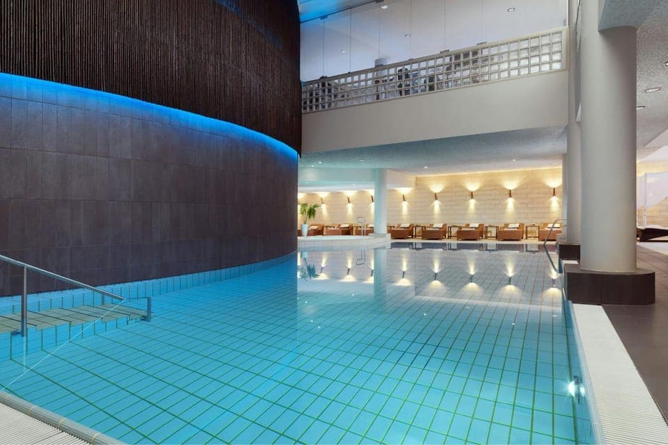 Swimming pool, Swimming pool