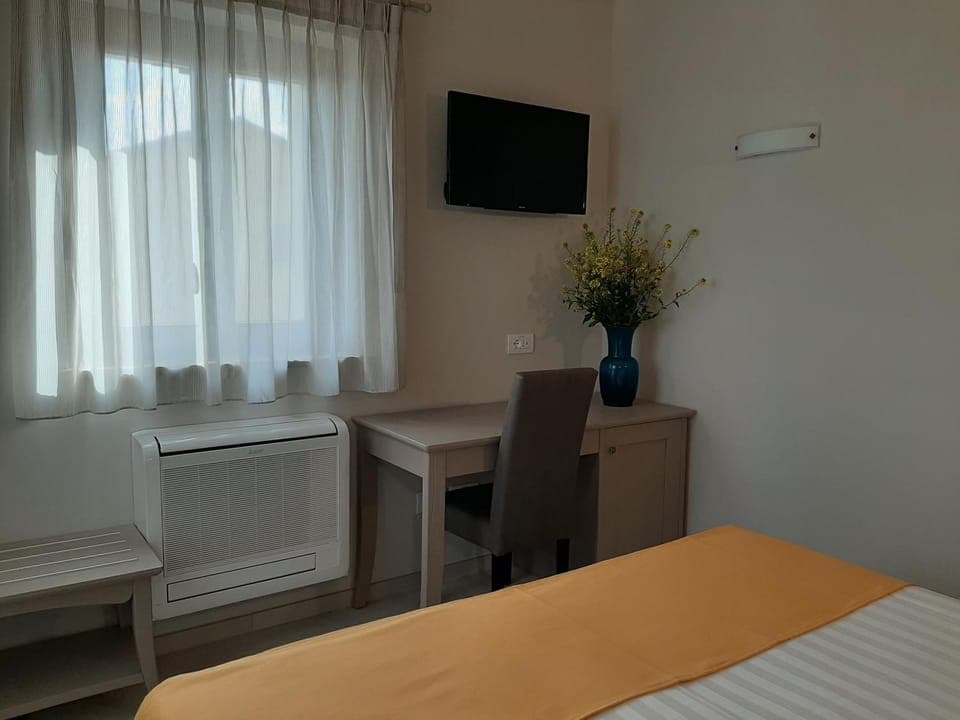 Bed, TV and multimedia