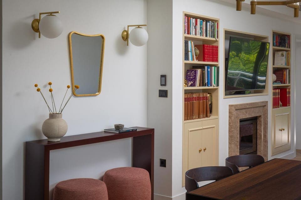 Communal lounge/ TV room, Library, TV and multimedia, Seating area