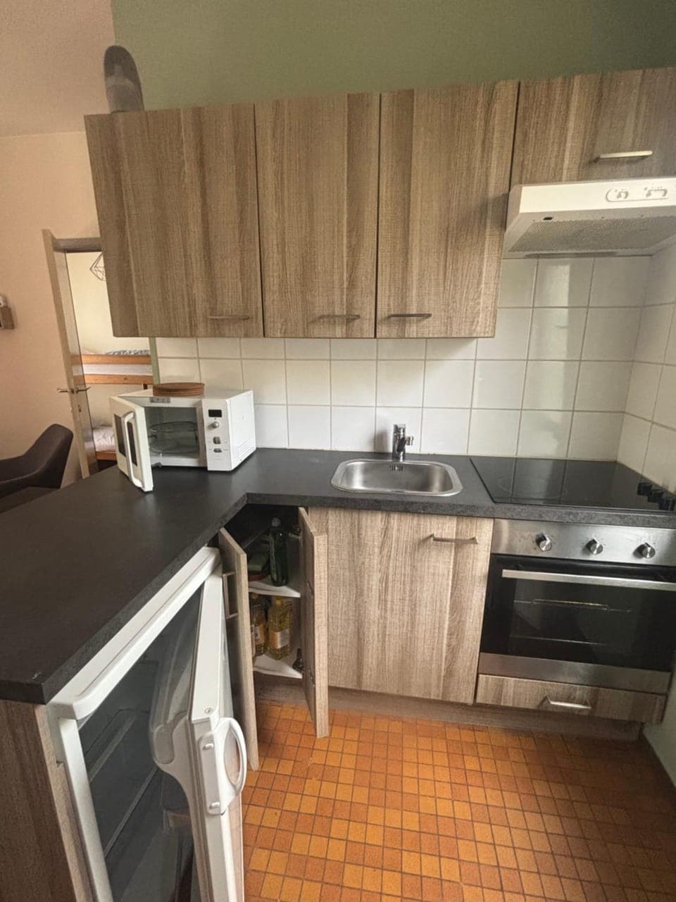 Kitchen or kitchenette