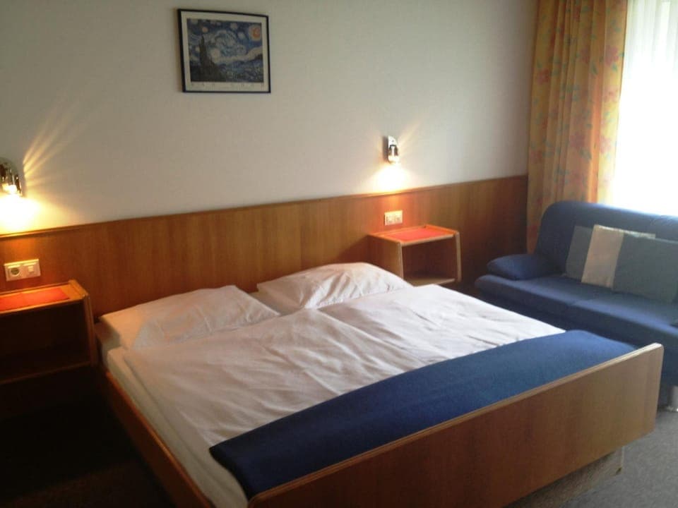 Day, Photo of the whole room