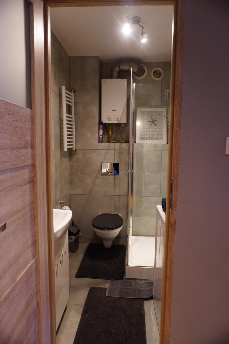 Shower, Toilet, Bathroom