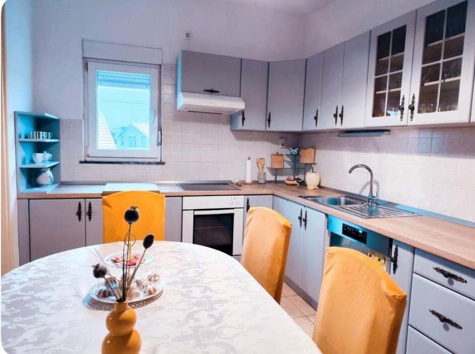 Apartment Jardin with free cowered parking House in Zadar
