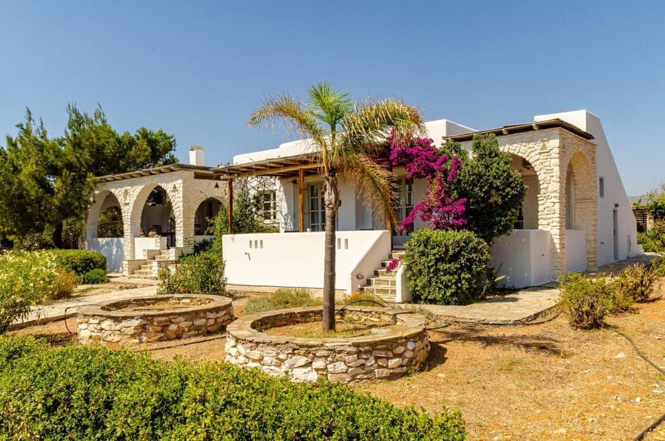 Property building, Day, Garden, Garden view