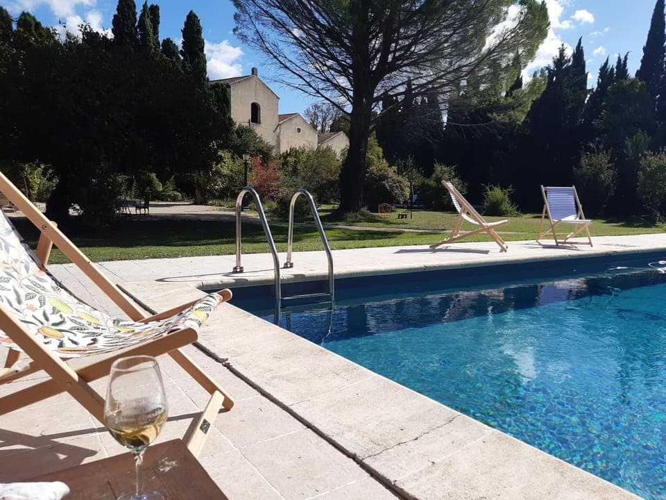 Swimming pool, sunbed