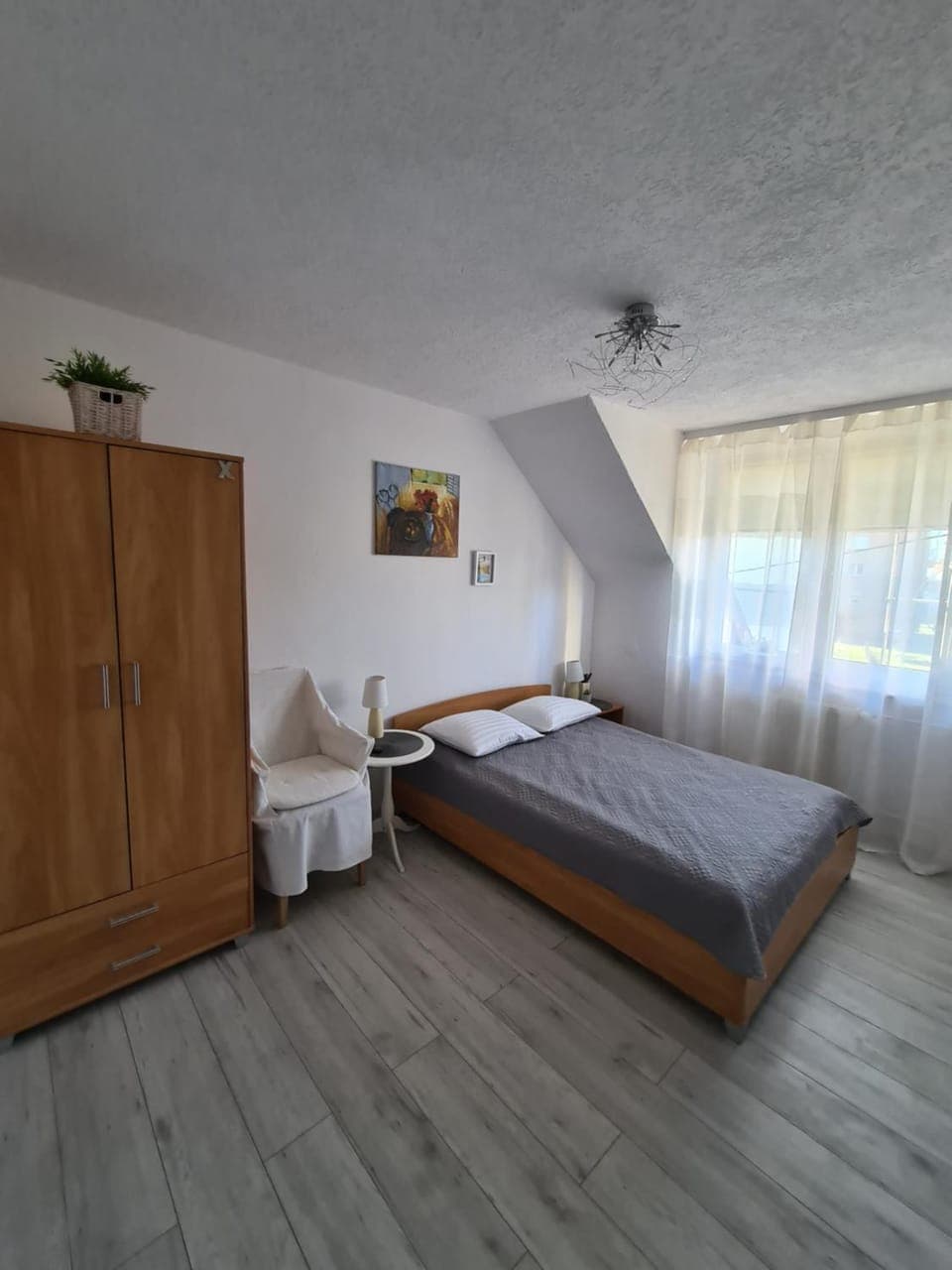 Photo of the whole room