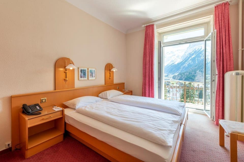 Bed, View (from property/room), Balcony/Terrace, Photo of the whole room, Bedroom, Mountain view