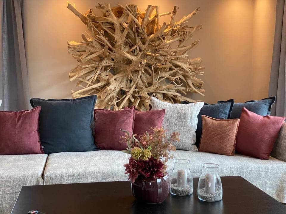 Living room, Decorative detail, Seating area