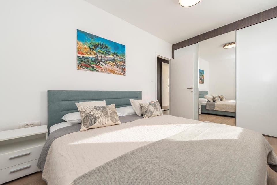 Mediteran luxury penthouse with jacuzzi Apartment in Novalja