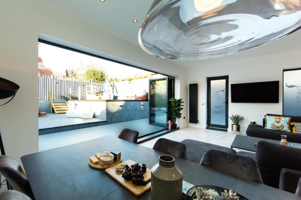 Garden, Living room, Dining area