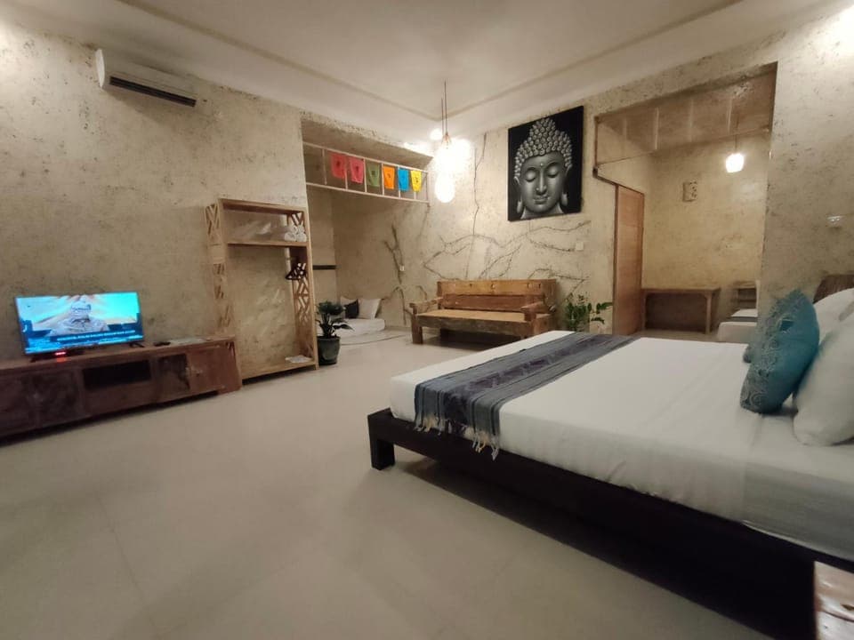 Bed, Living room, Photo of the whole room, Bedroom, air conditioner