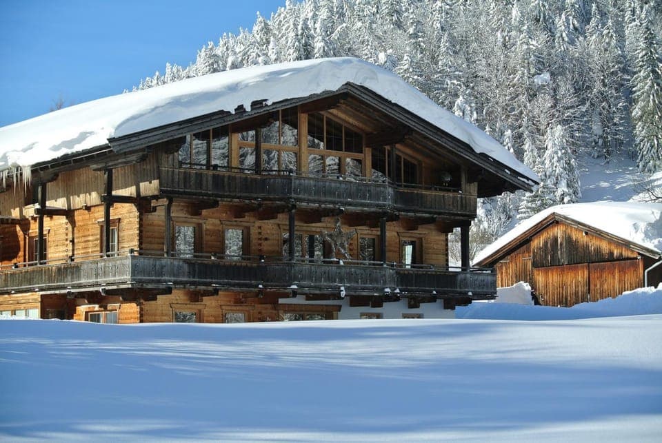 Property building, Day, Winter