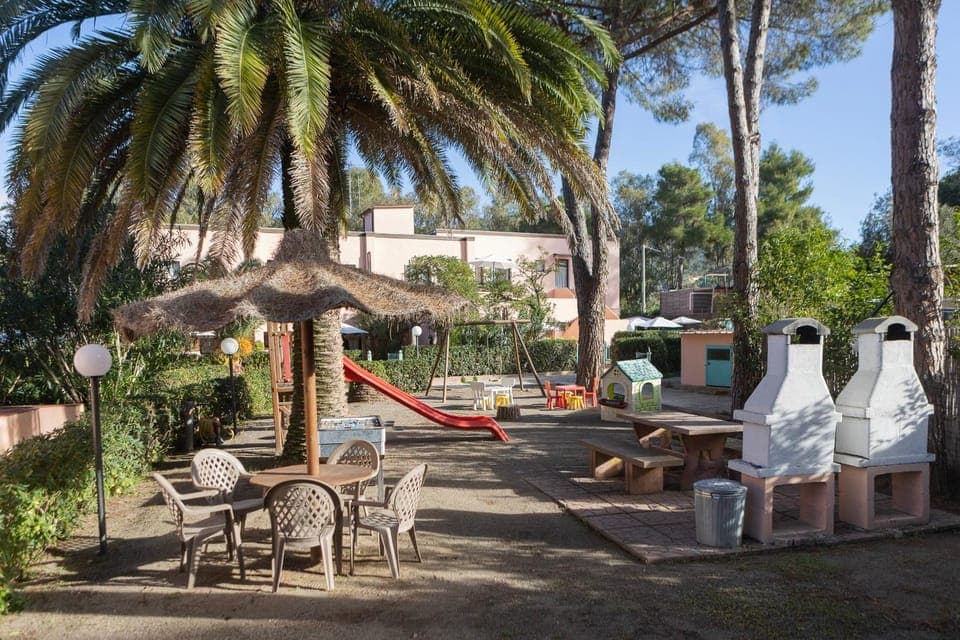 BBQ facilities, Children play ground