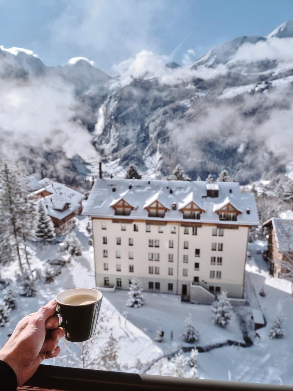 Property building, Nearby landmark, Facade/entrance, Day, Natural landscape, Winter, Mountain view