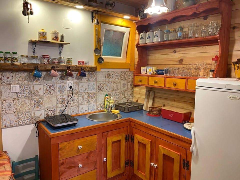 Kitchen or kitchenette