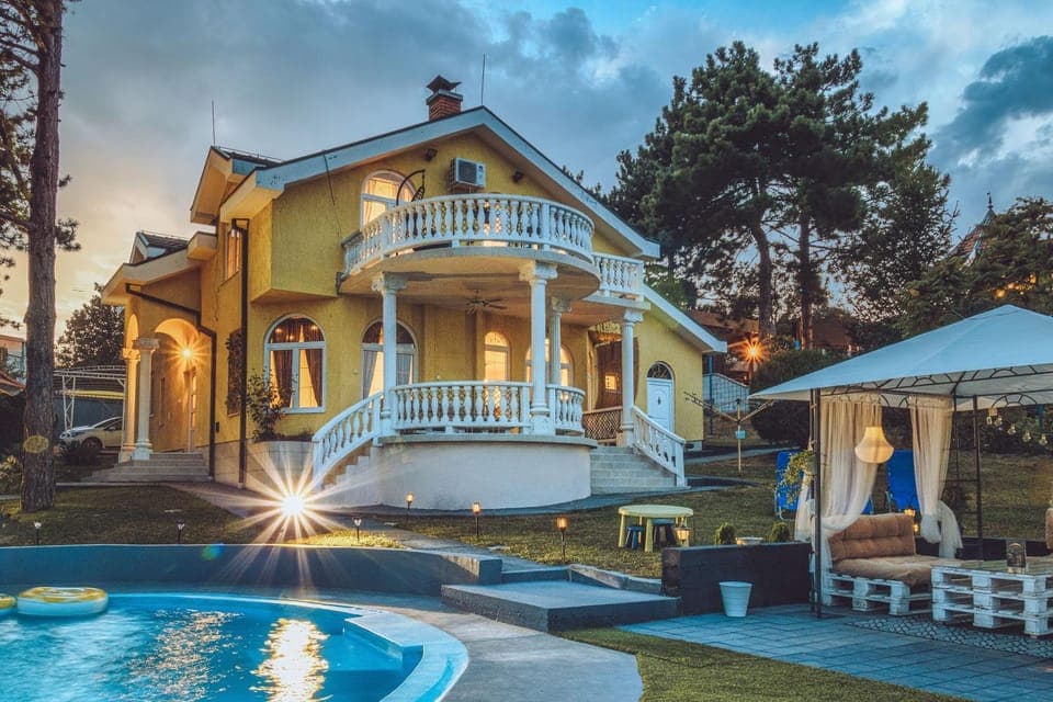 Patio, BBQ facilities, Garden, Coffee/tea facilities, Balcony/Terrace, Seating area, Dining area, Swimming pool, Swimming pool, Entertainment