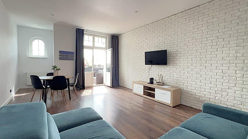 Living room, Seating area, Evening entertainment